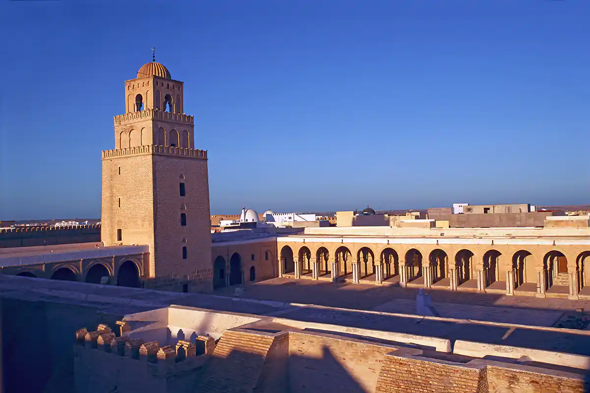 Vue panoramique de la médina de Kairouan et de la Grande Mosquée d'Uqba